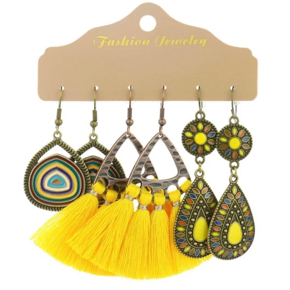 3 pairs of fashion jewelry earrings